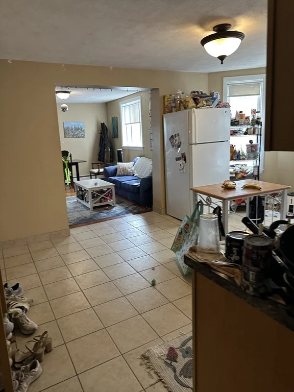 4 bed, 2 bath apartment for rent at 5 Lowden Unit 2, Powder House Square — photo 4 of 20