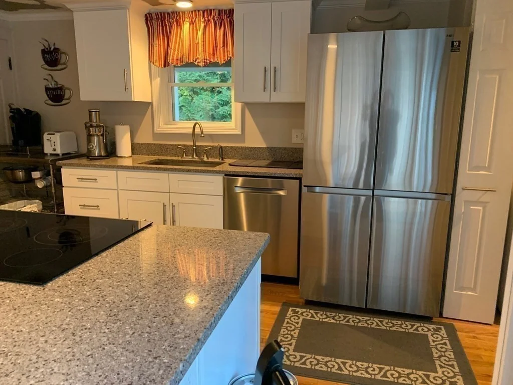 2 bed, 1 bath apartment for rent at 5 Lowell St Unit 1, Lynnfield