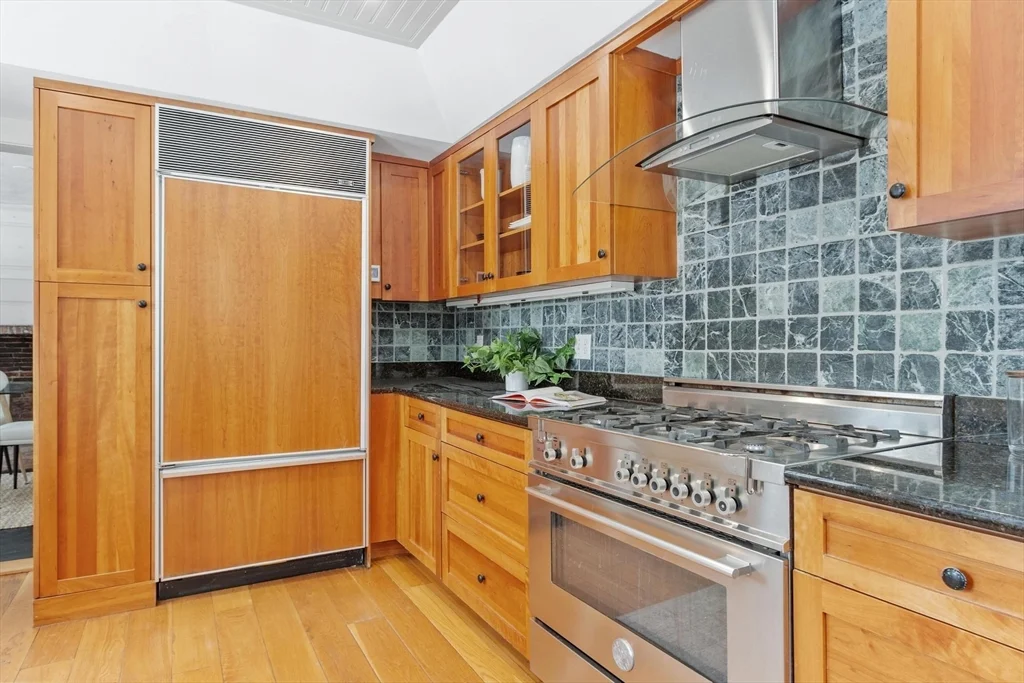 3 bed, 2 bath apartment for rent at 5 Lowell St Unit 5, Carlisle — photo 3 of 26