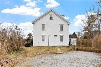 3 bed, 2 bath apartment for rent at 5 Lowell St Unit 5, Carlisle — photo 1 of 26