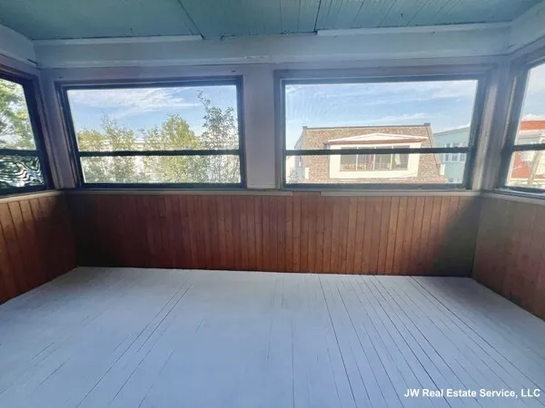 3 bed, 1 bath apartment for rent at 5 Magnus Ave Unit 1, Ward Two — photo 13 of 14