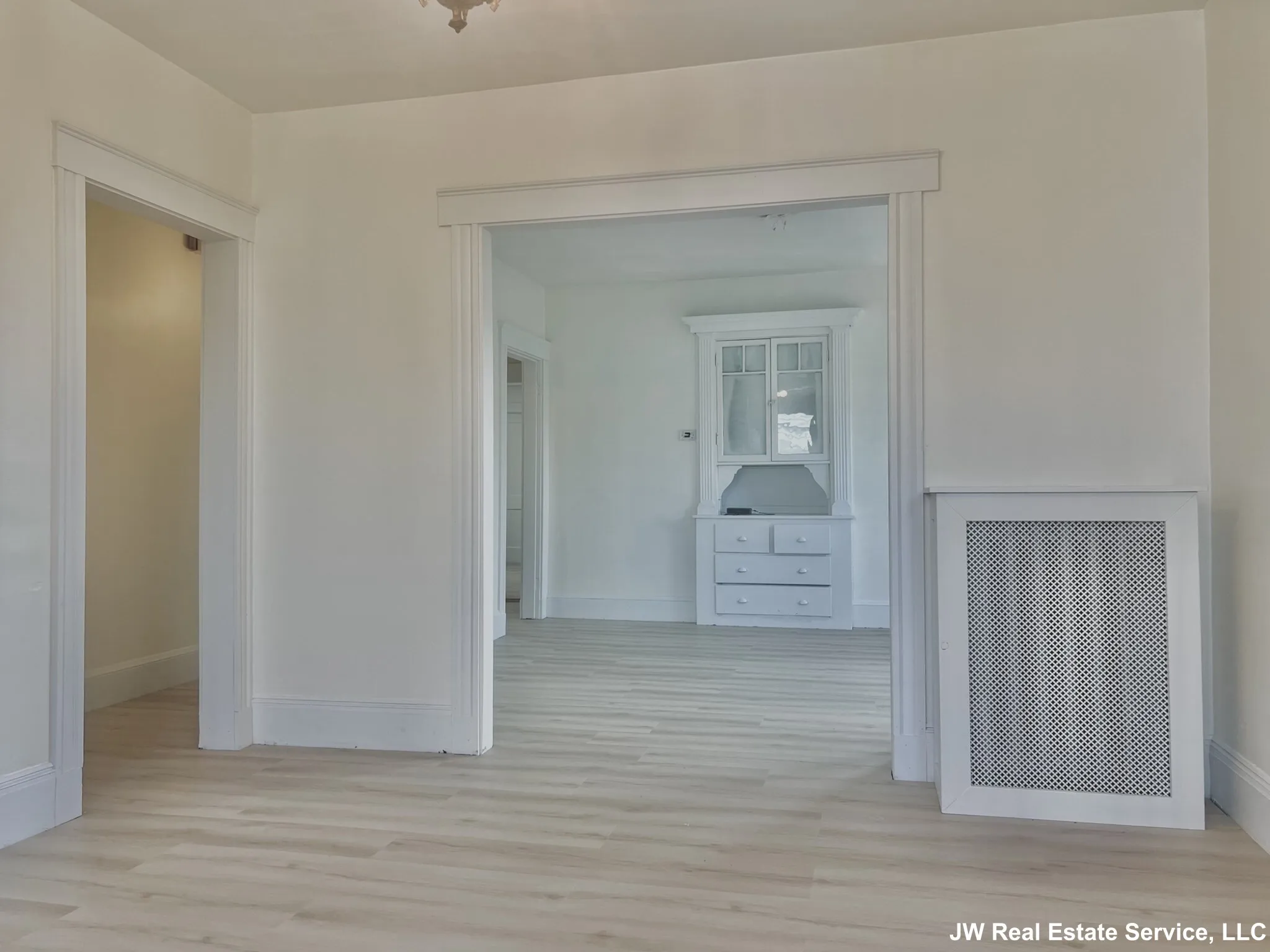 3 bed, 1 bath apartment for rent at 5 Magnus Ave Unit 2, Ward Two — photo 17 of 26