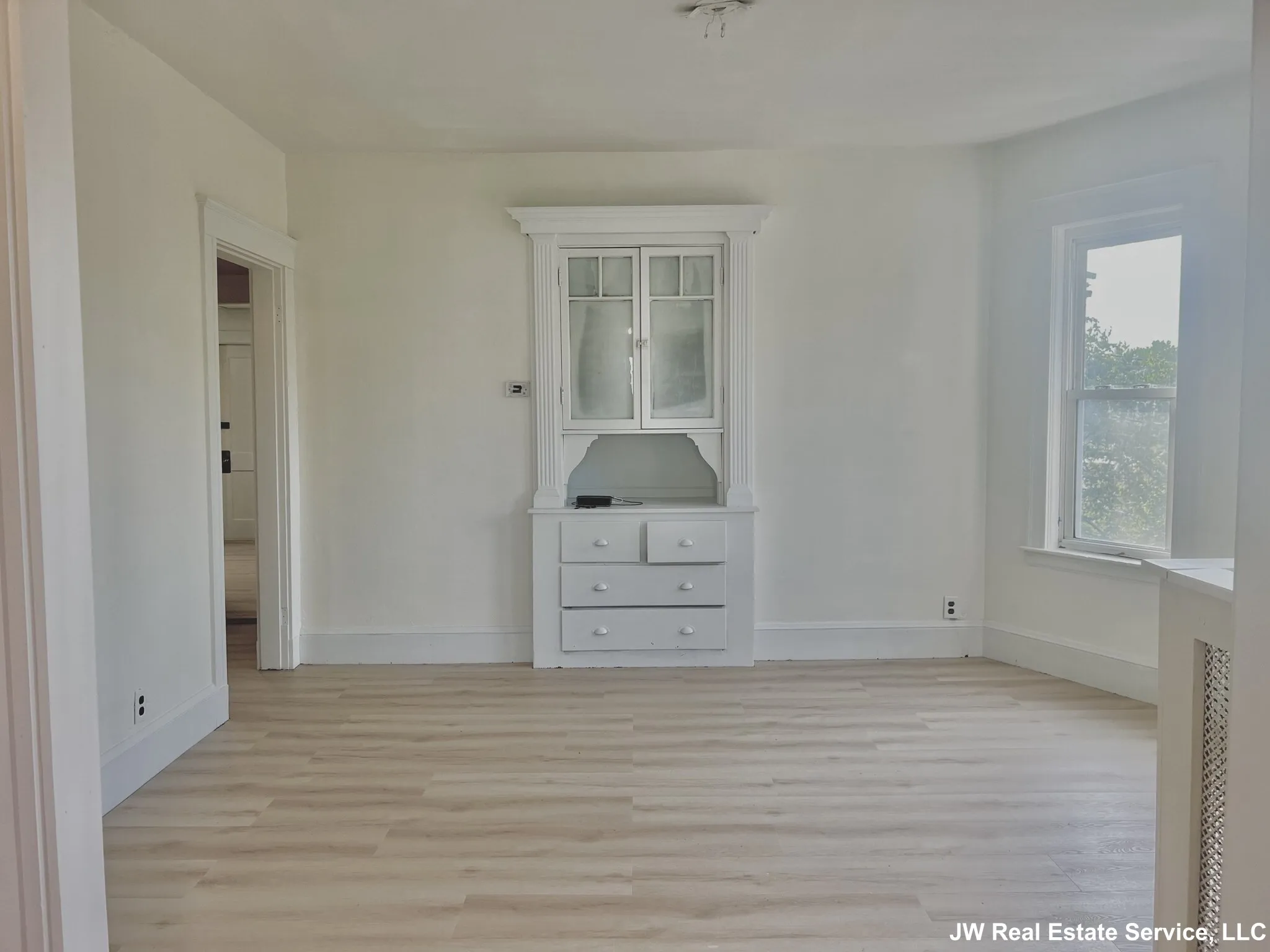 3 bed, 1 bath apartment for rent at 5 Magnus Ave Unit 2, Ward Two — photo 19 of 26