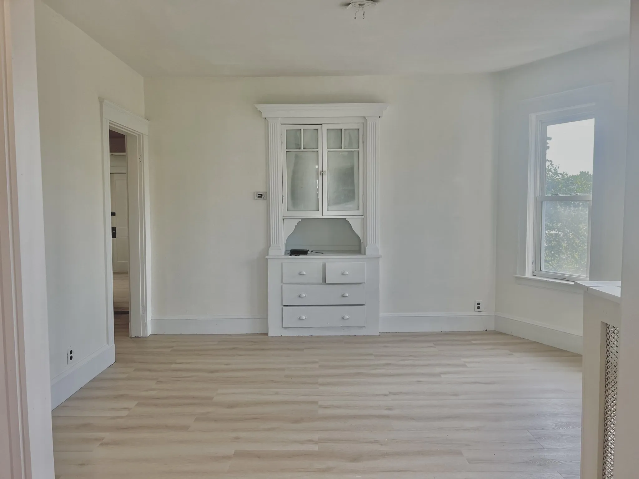 3 bed, 1 bath apartment for rent at 5 Magnus Ave Unit 2, Ward Two — photo 7 of 26