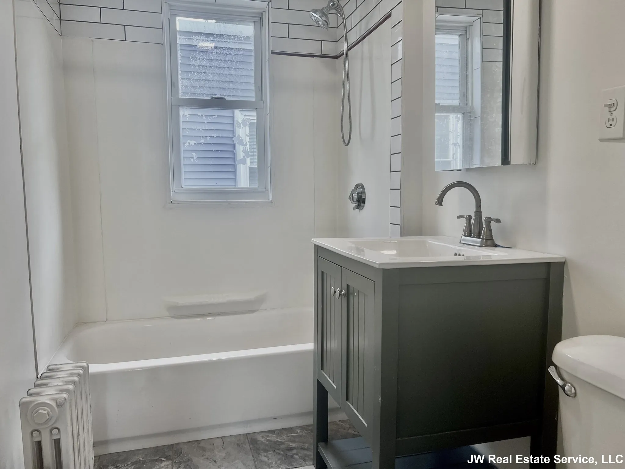 3 bed, 1 bath apartment for rent at 5 Magnus Ave Unit 2, Ward Two — photo 21 of 26