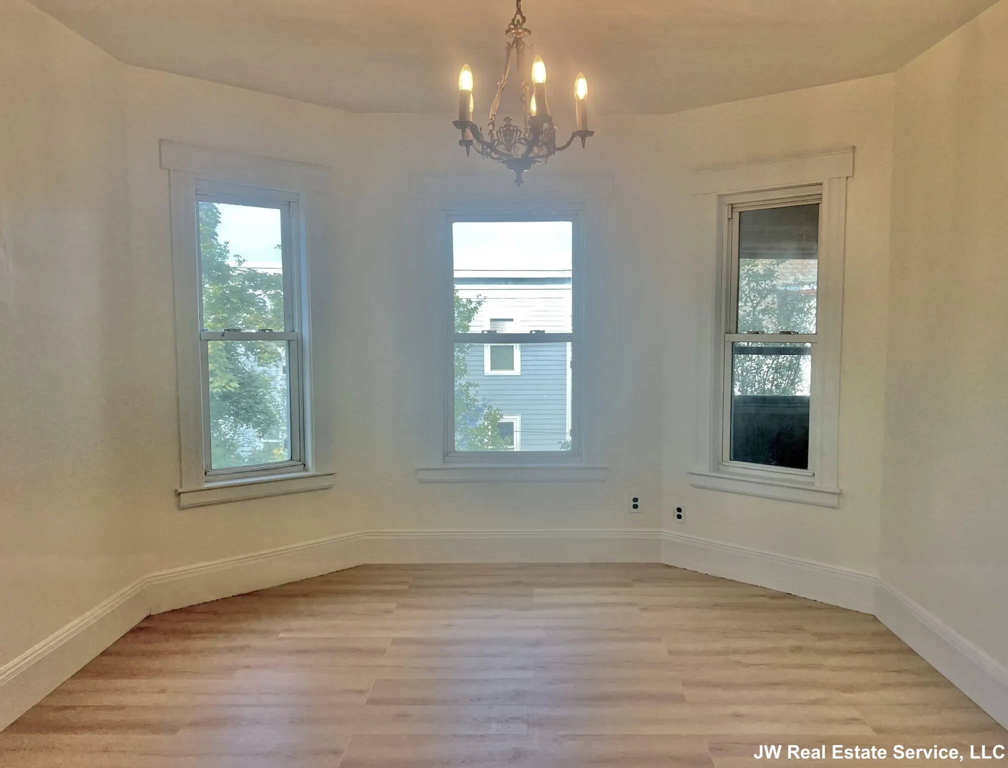 3 bed, 1 bath apartment for rent at 5 Magnus Ave Unit 2, Ward Two — photo 16 of 26