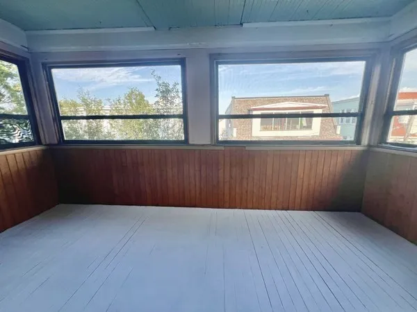 3 bed, 1 bath apartment for rent at 5 Magnus Ave Unit 2, Ward Two — photo 9 of 26