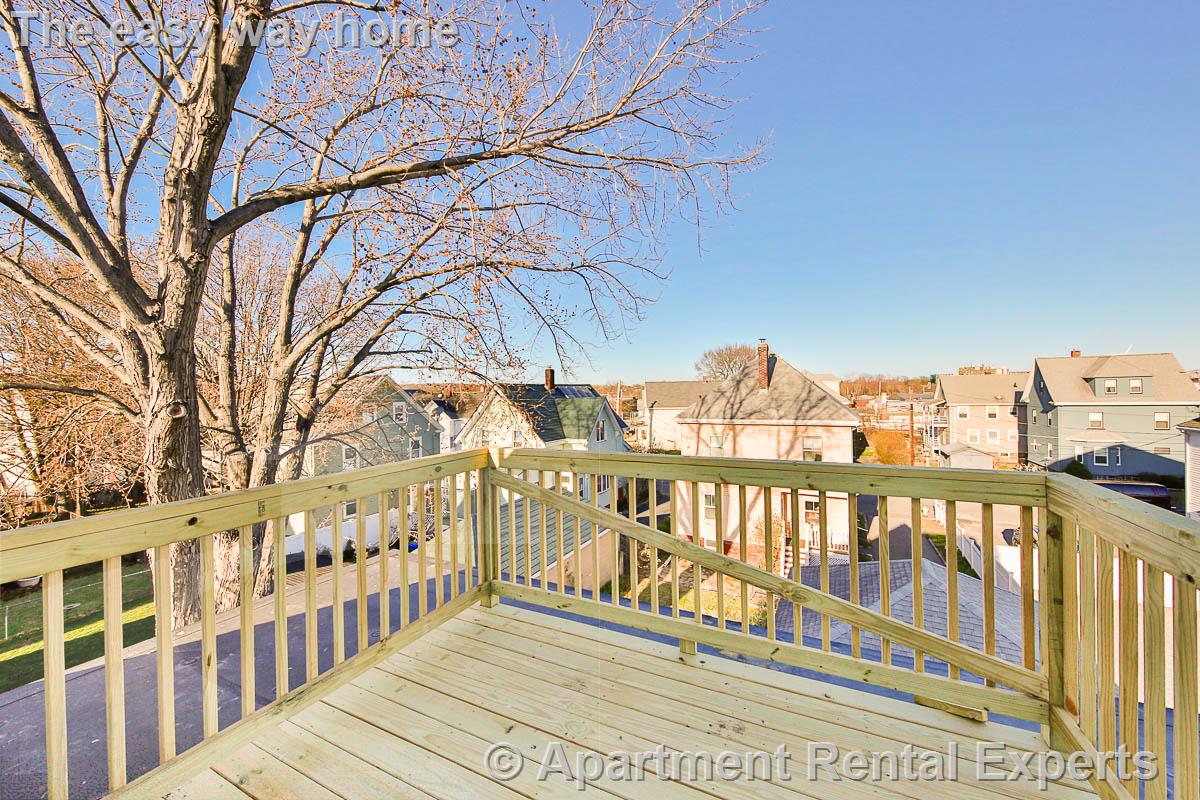 6 bed, 4+ bath apartment for rent at 5 Malvern Ter, Tufts — photo 3 of 22
