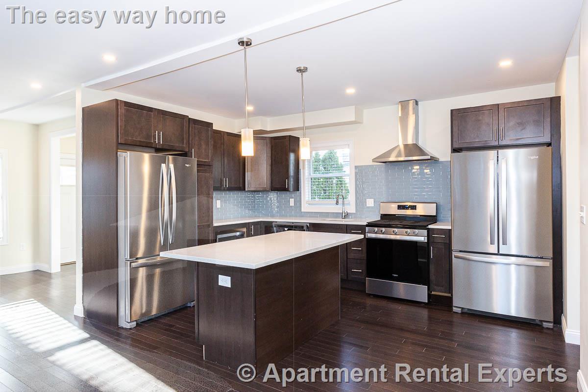 6 bed, 4+ bath apartment for rent at 5 Malvern Ter, Tufts — photo 7 of 22