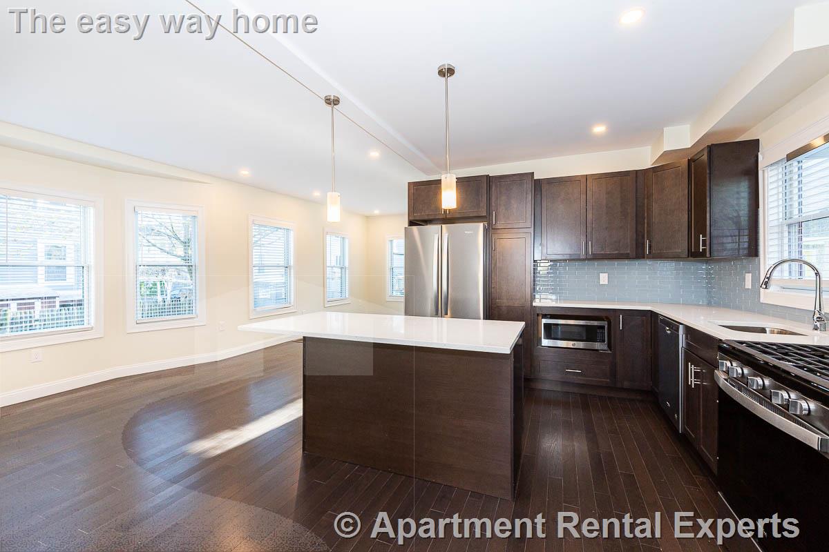 6 bed, 4+ bath apartment for rent at 5 Malvern Ter, Tufts — photo 8 of 22