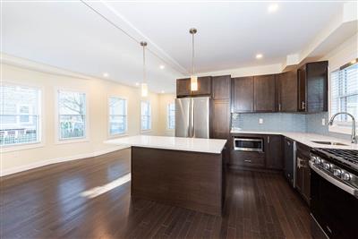 6 bed, 5.5 bath apartment for rent at 5 Malvern Ter Unit 1, South Medford — photo 3 of 22