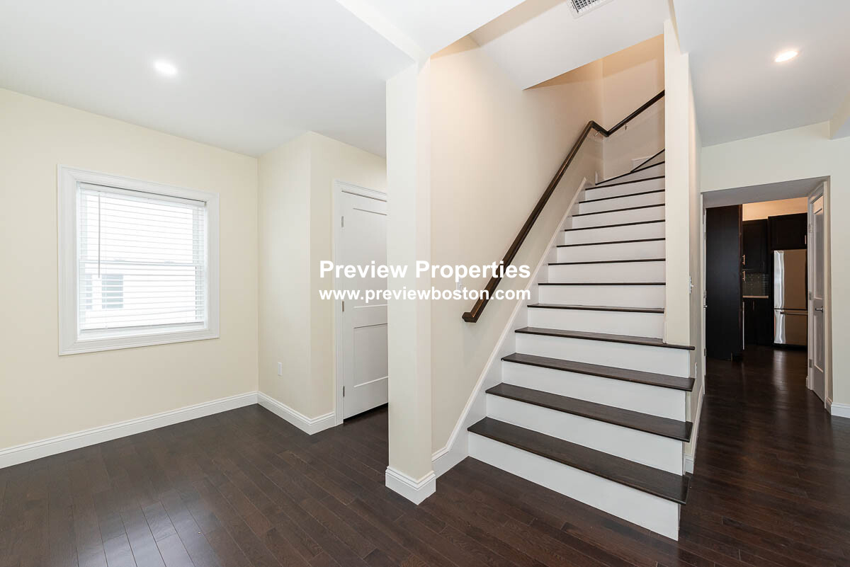 6 bed, 4+ bath apartment for rent at 5 Malvern Ter Unit P, South Medford — photo 6 of 40