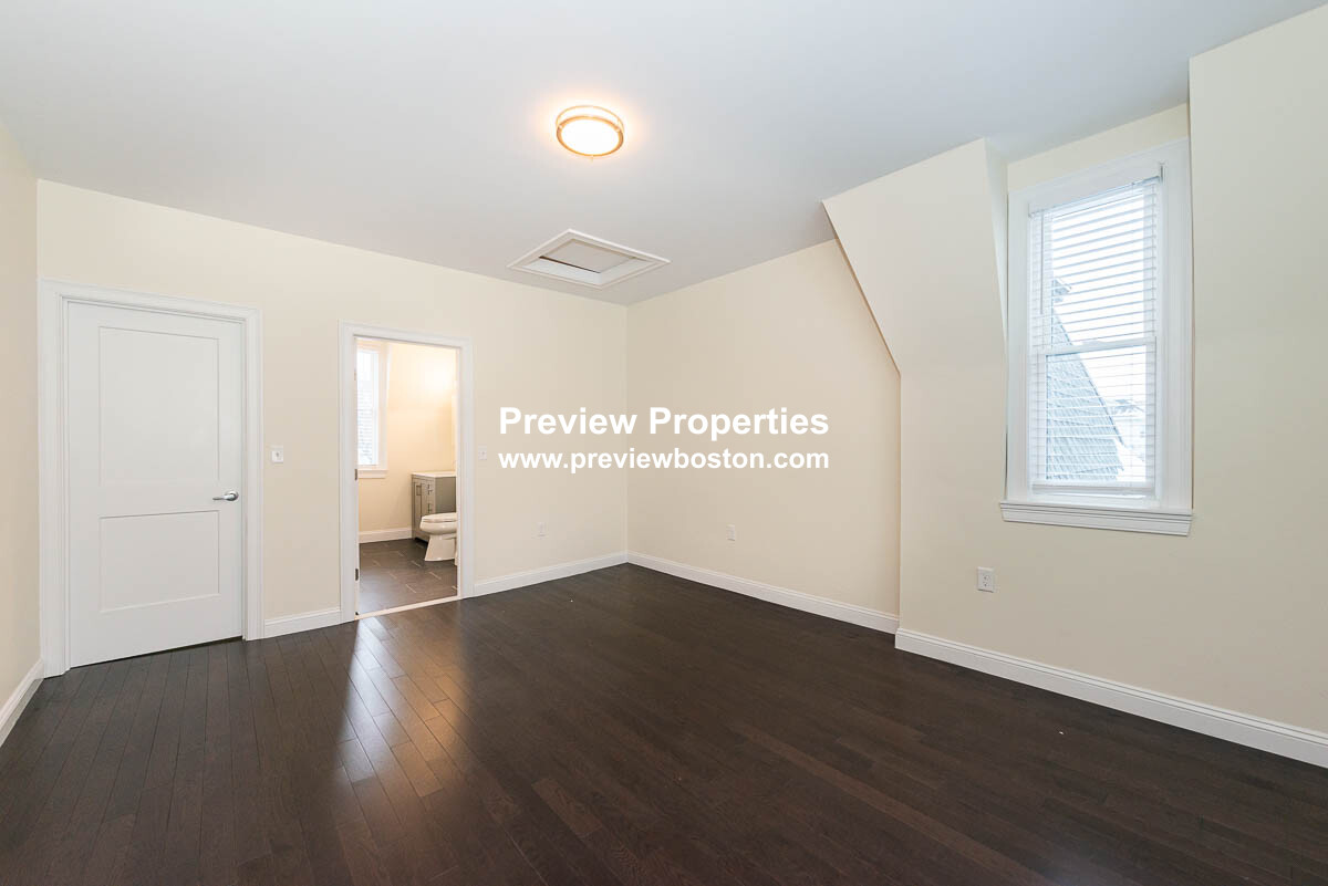 6 bed, 4+ bath apartment for rent at 5 Malvern Ter Unit P, South Medford — photo 17 of 40