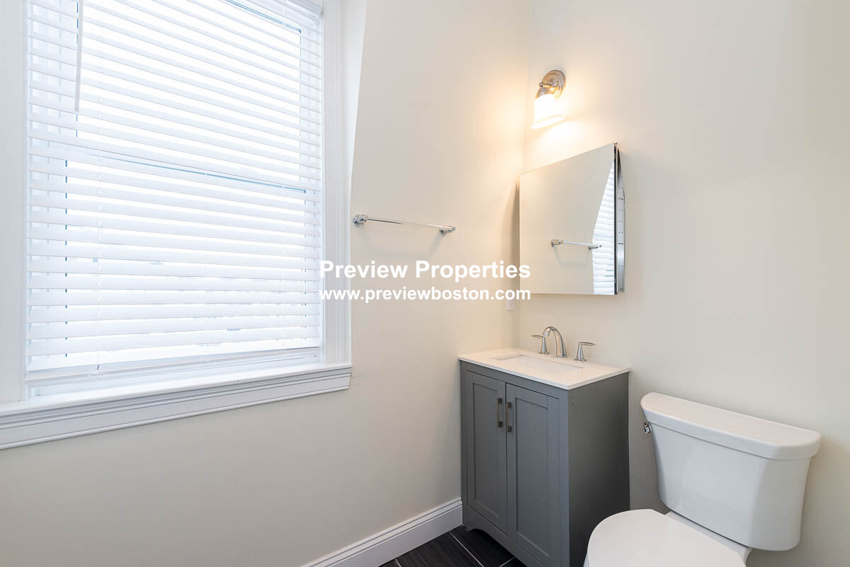 6 bed, 4+ bath apartment for rent at 5 Malvern Ter Unit P, South Medford — photo 14 of 40