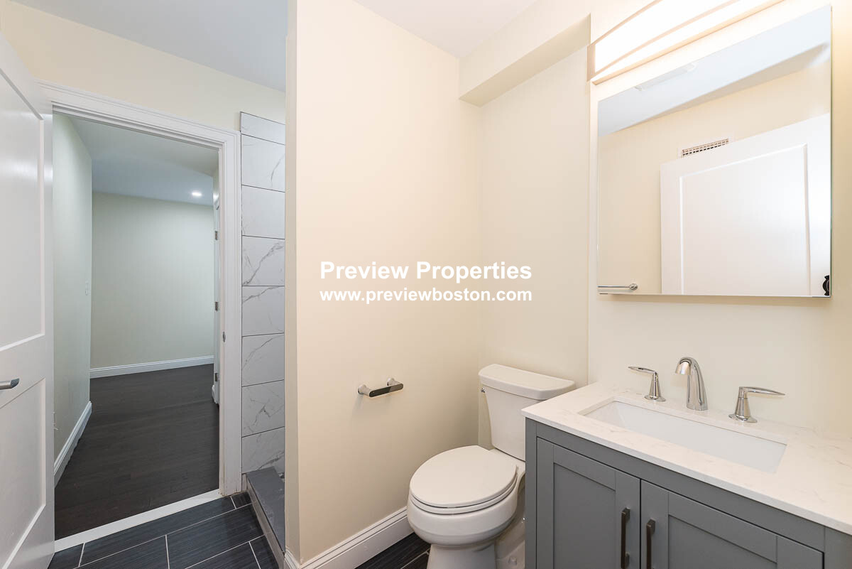 6 bed, 4+ bath apartment for rent at 5 Malvern Ter Unit P, South Medford — photo 2 of 40