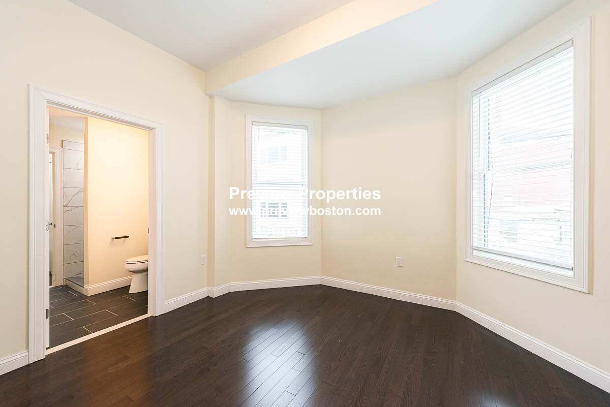 6 bed, 4+ bath apartment for rent at 5 Malvern Ter Unit P, South Medford — photo 38 of 40