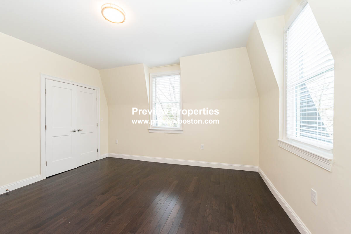 6 bed, 4+ bath apartment for rent at 5 Malvern Ter Unit P, South Medford — photo 13 of 40