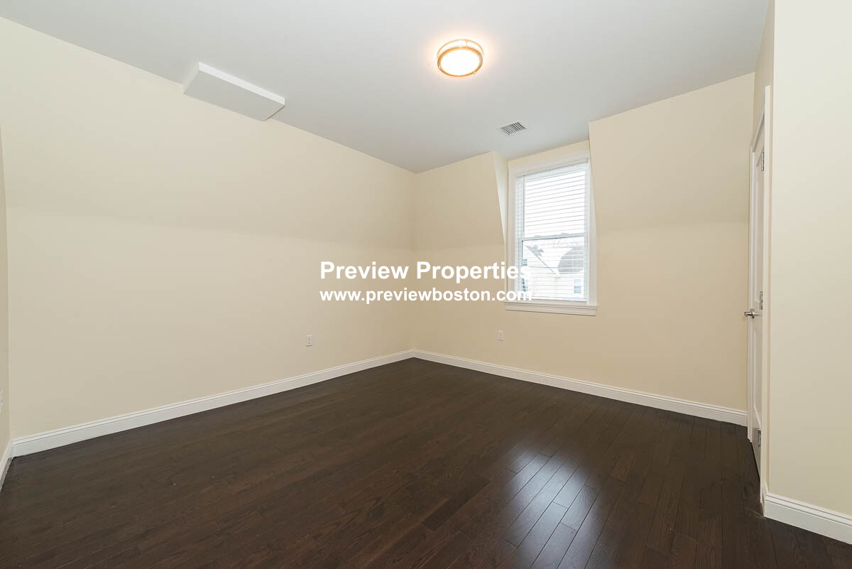 6 bed, 4+ bath apartment for rent at 5 Malvern Ter Unit P, South Medford — photo 22 of 40