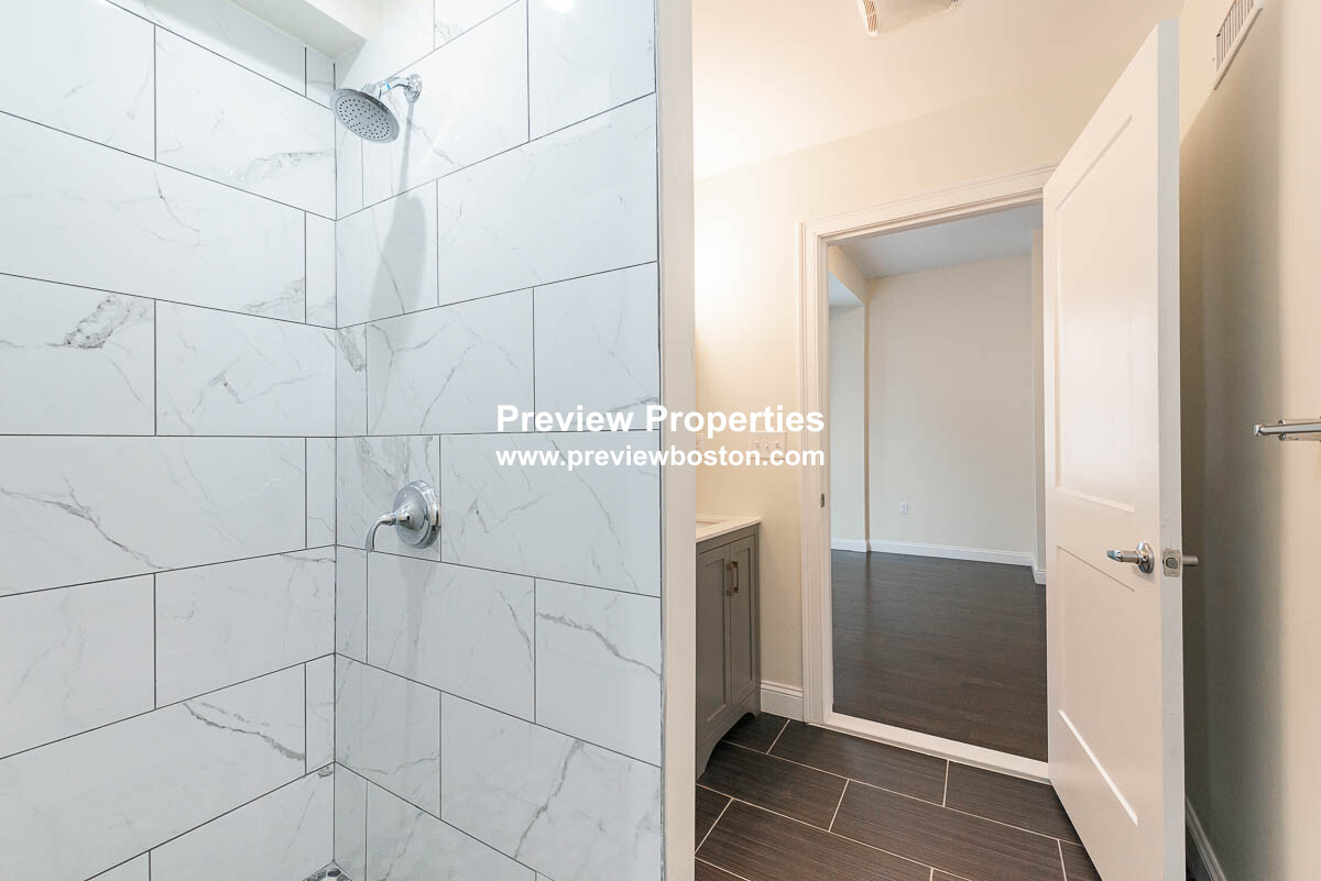 6 bed, 4+ bath apartment for rent at 5 Malvern Ter Unit P, South Medford — photo 3 of 40