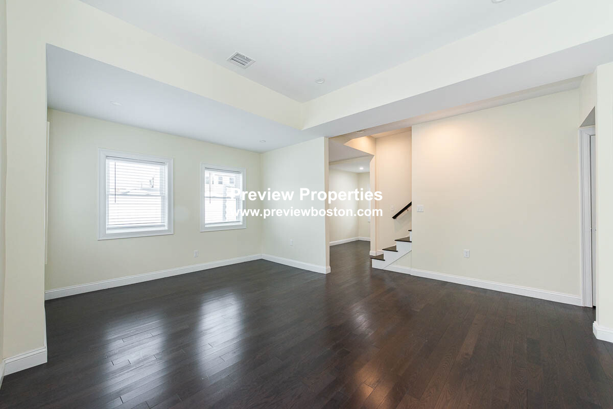 6 bed, 4+ bath apartment for rent at 5 Malvern Ter Unit P, South Medford — photo 10 of 40