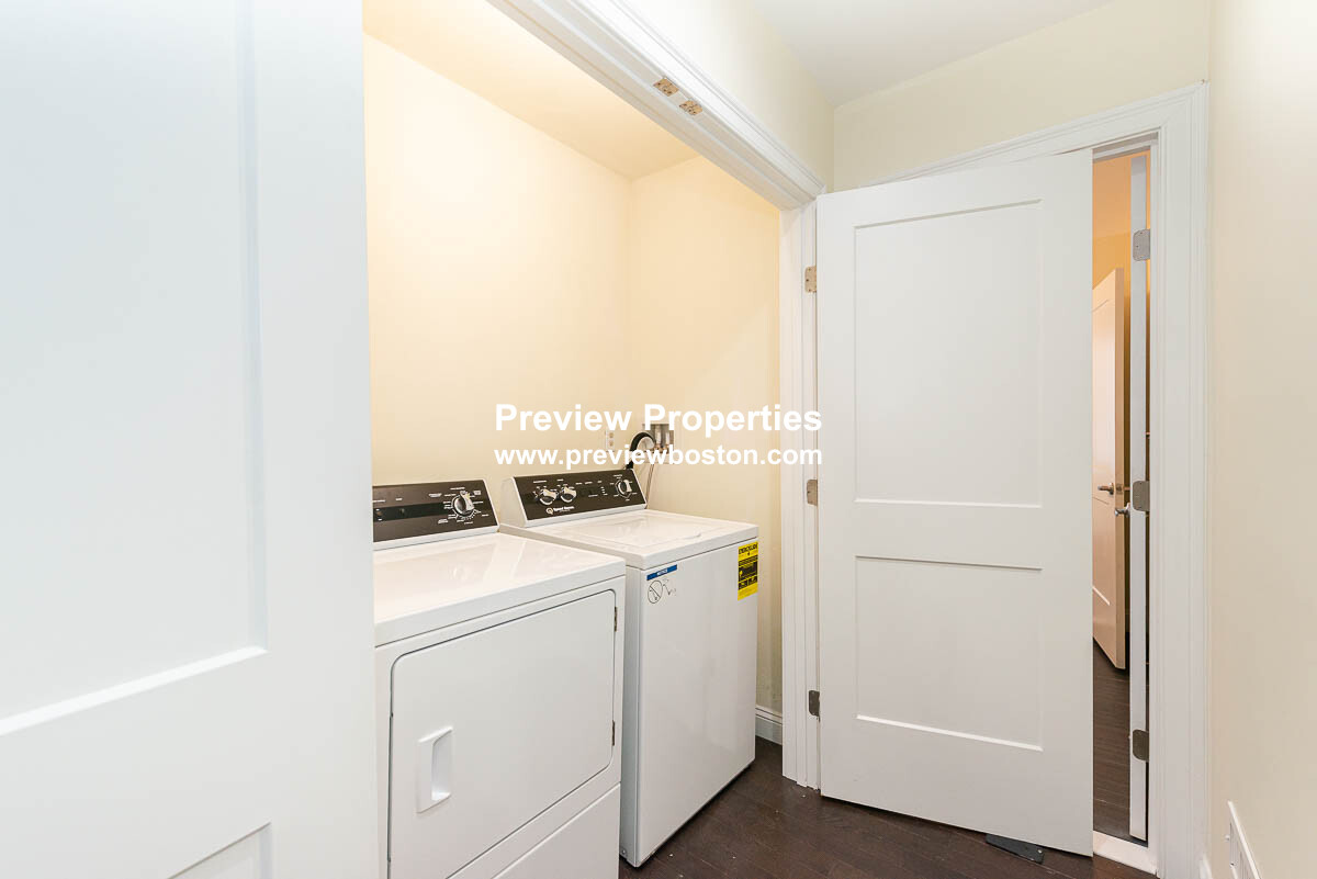 6 bed, 4+ bath apartment for rent at 5 Malvern Ter Unit P, South Medford — photo 5 of 40