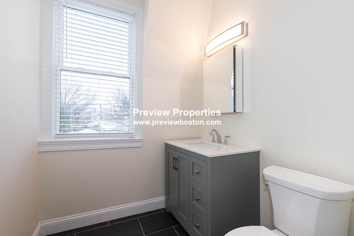 6 bed, 4+ bath apartment for rent at 5 Malvern Ter Unit P, South Medford — photo 20 of 40