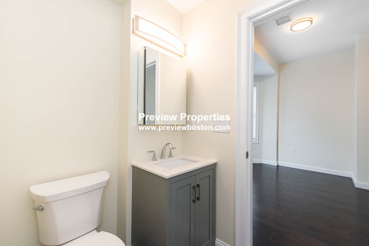6 bed, 4+ bath apartment for rent at 5 Malvern Ter Unit P, South Medford — photo 4 of 40