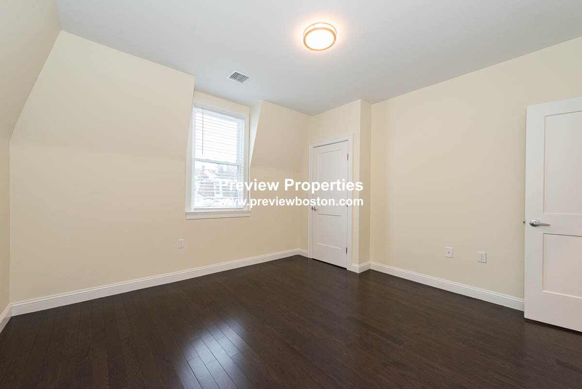 6 bed, 4+ bath apartment for rent at 5 Malvern Ter Unit P, South Medford — photo 40 of 40