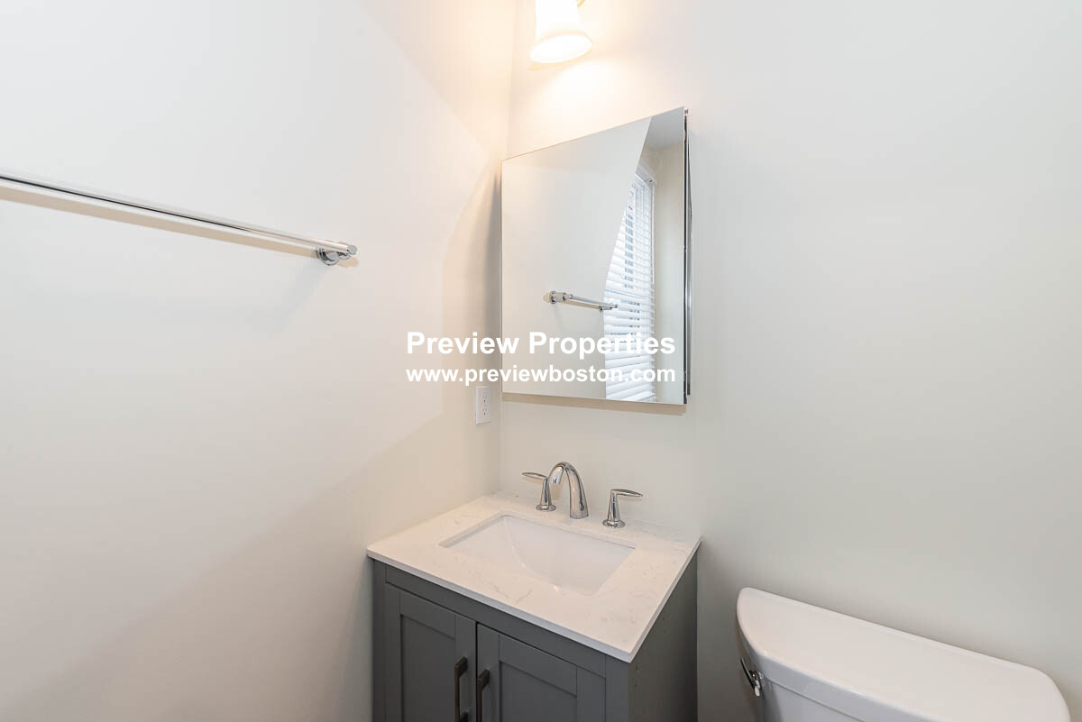 6 bed, 4+ bath apartment for rent at 5 Malvern Ter Unit P, South Medford — photo 15 of 40