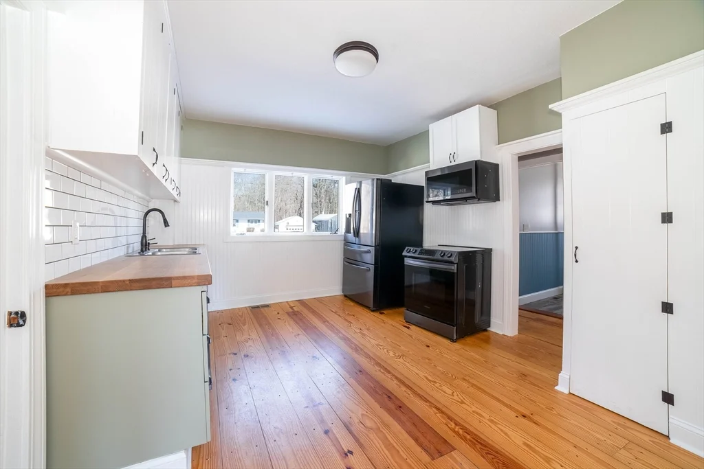 2 bed, 1 bath apartment for rent at 5 Maple Ave Unit 1, Oxford — photo 12 of 22