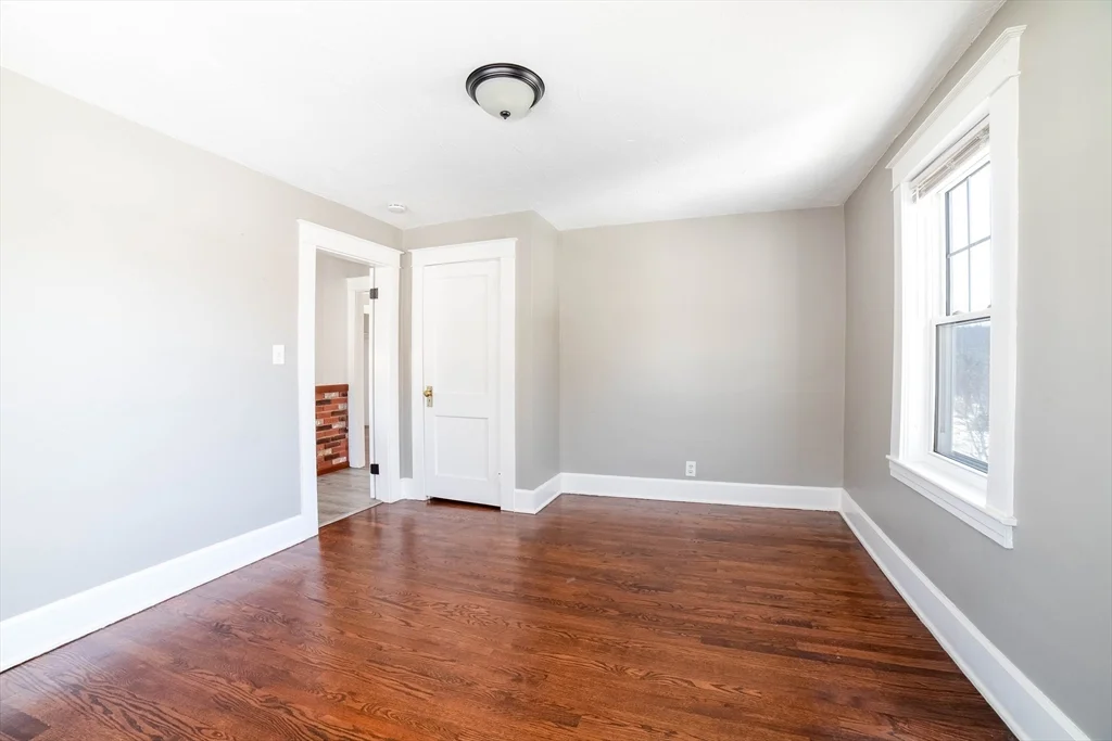 3 bed, 1 bath apartment for rent at 5 Maple Ave Unit 2, Oxford — photo 14 of 22