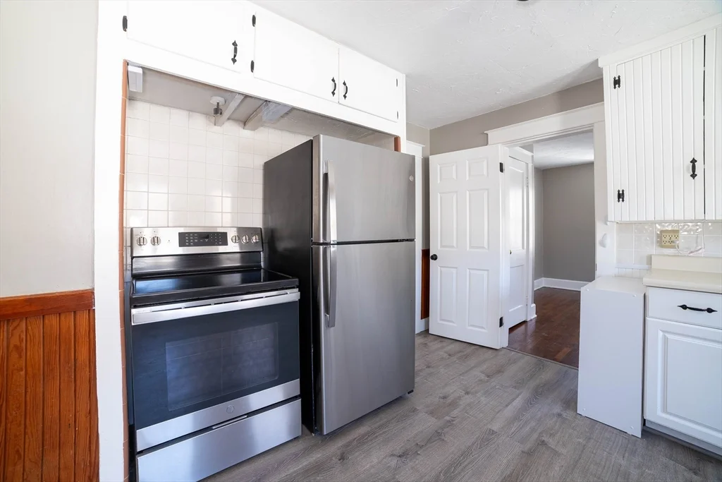 3 bed, 1 bath apartment for rent at 5 Maple Ave Unit 2, Oxford — photo 10 of 22