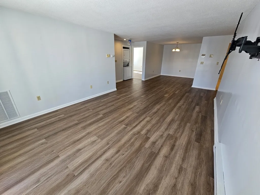 2 bed, 1 bath apartment for rent at 5 Marc Dr Unit 5A5, Plymouth — photo 4 of 24