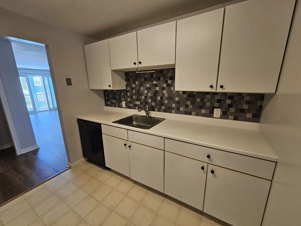 2 bed, 1 bath apartment for rent at 5 Marc Dr Unit 5A5, Plymouth — photo 19 of 24