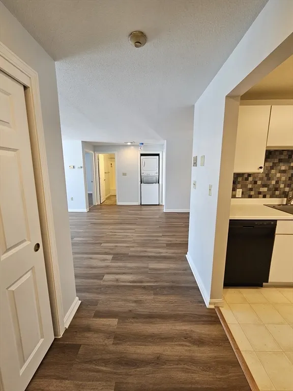 2 bed, 1 bath apartment for rent at 5 Marc Dr Unit 5A5, Plymouth — photo 5 of 24