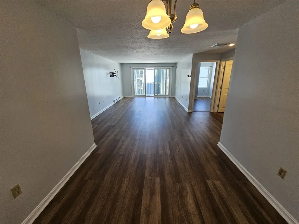 2 bed, 1 bath apartment for rent at 5 Marc Dr Unit 5A5, Plymouth — photo 2 of 24