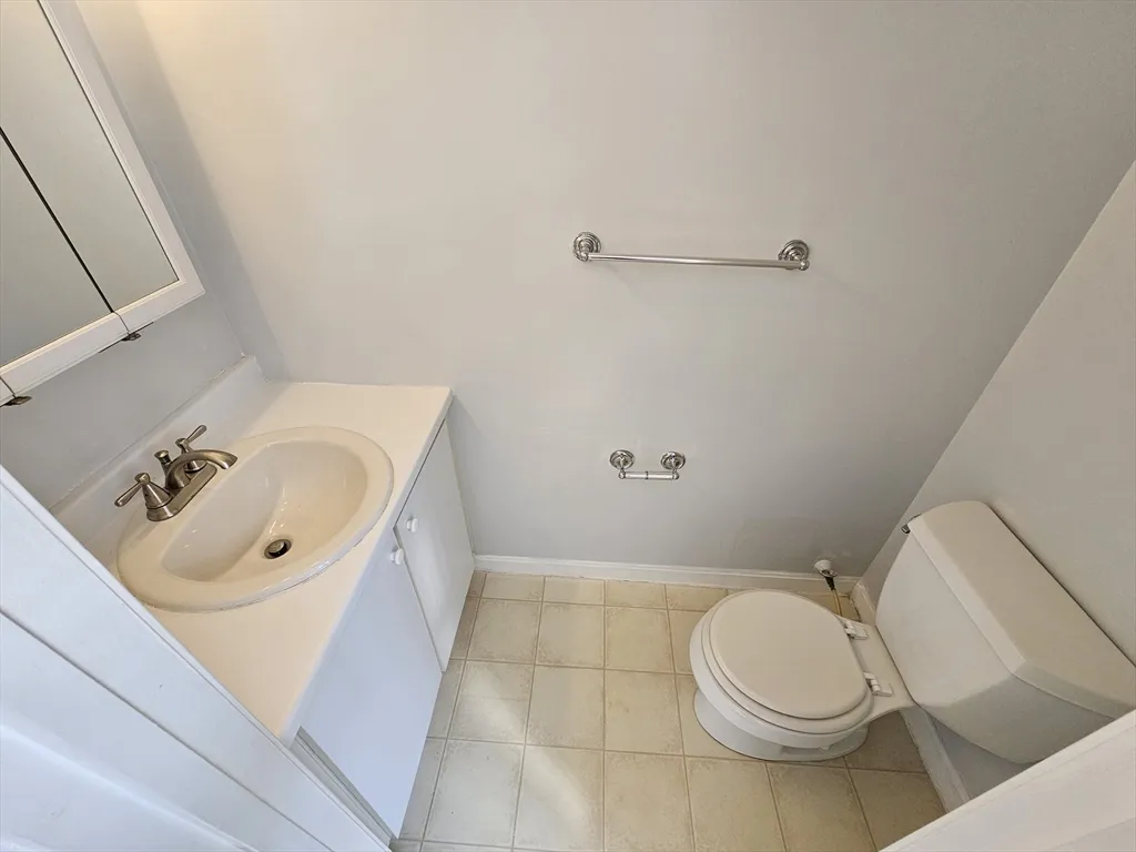 2 bed, 1 bath apartment for rent at 5 Marc Dr Unit 5A5, Plymouth — photo 23 of 24