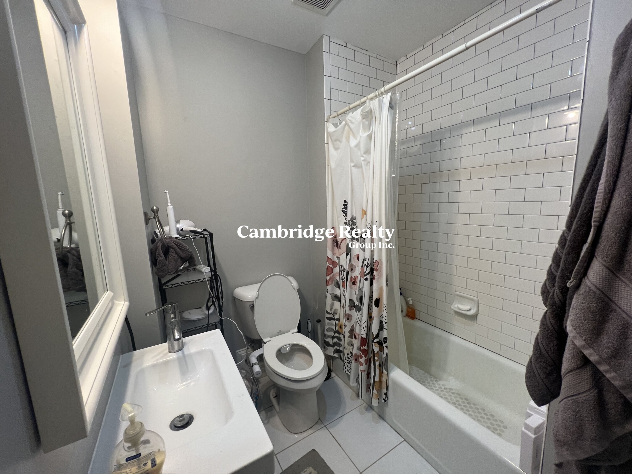 2 bed, 1 bath apartment for rent at 5 Marcella St Unit 1, Wellington-Harrington — photo 9 of 14