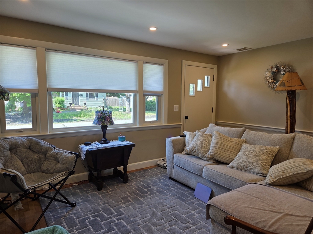 3 bed, 1 bath apartment for rent at 5 Mareldor St Unit 0, Hudson — photo 9 of 22