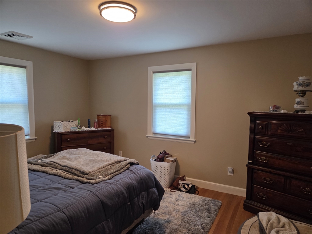 3 bed, 1 bath apartment for rent at 5 Mareldor St Unit 0, Hudson — photo 12 of 22