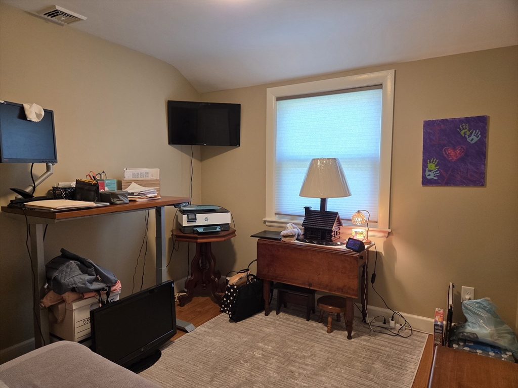 3 bed, 1 bath apartment for rent at 5 Mareldor St Unit 0, Hudson — photo 11 of 22