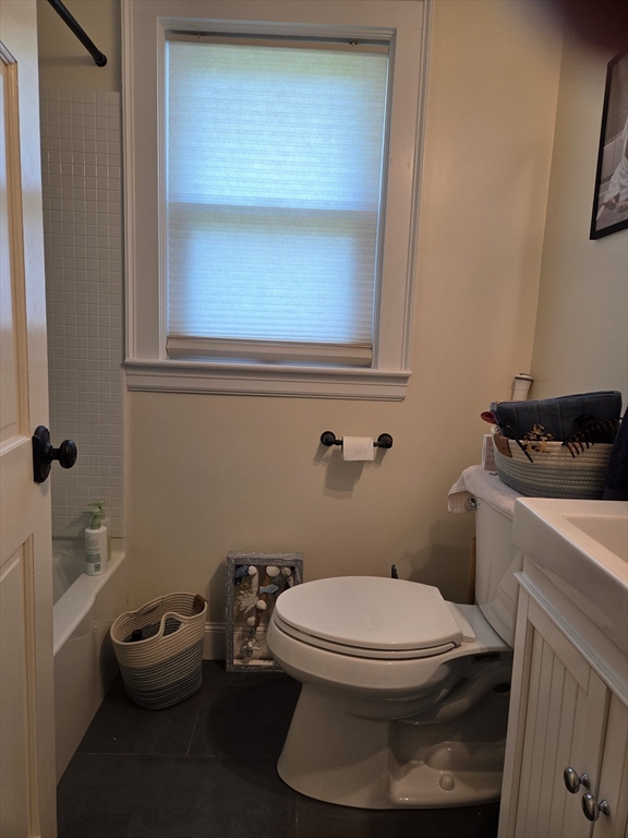 3 bed, 1 bath apartment for rent at 5 Mareldor St Unit 0, Hudson — photo 15 of 22