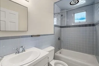 2 bed, 1 bath apartment for rent at 5 Marlboro St Unit 2, Belmont — photo 13 of 14