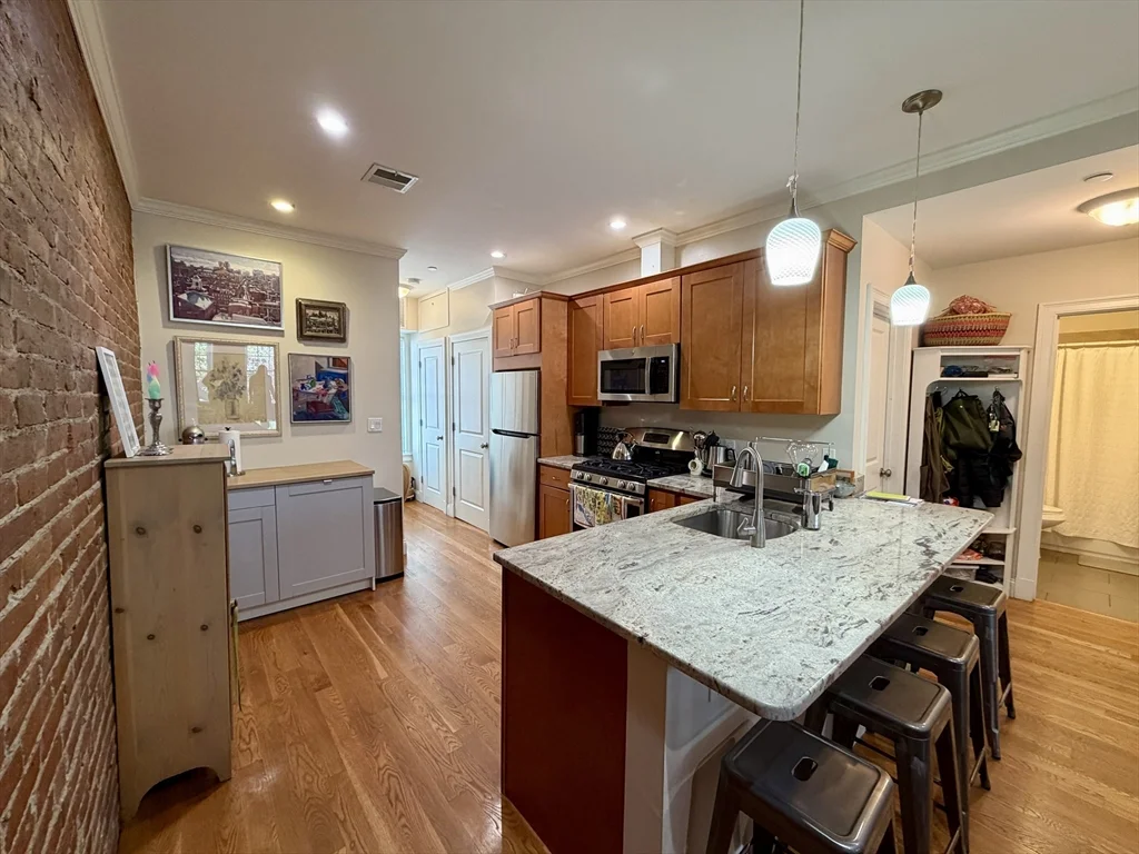 2 bed, 1 bath apartment for rent at 5 Marney St Unit 2, Kendall Square — photo 3 of 9