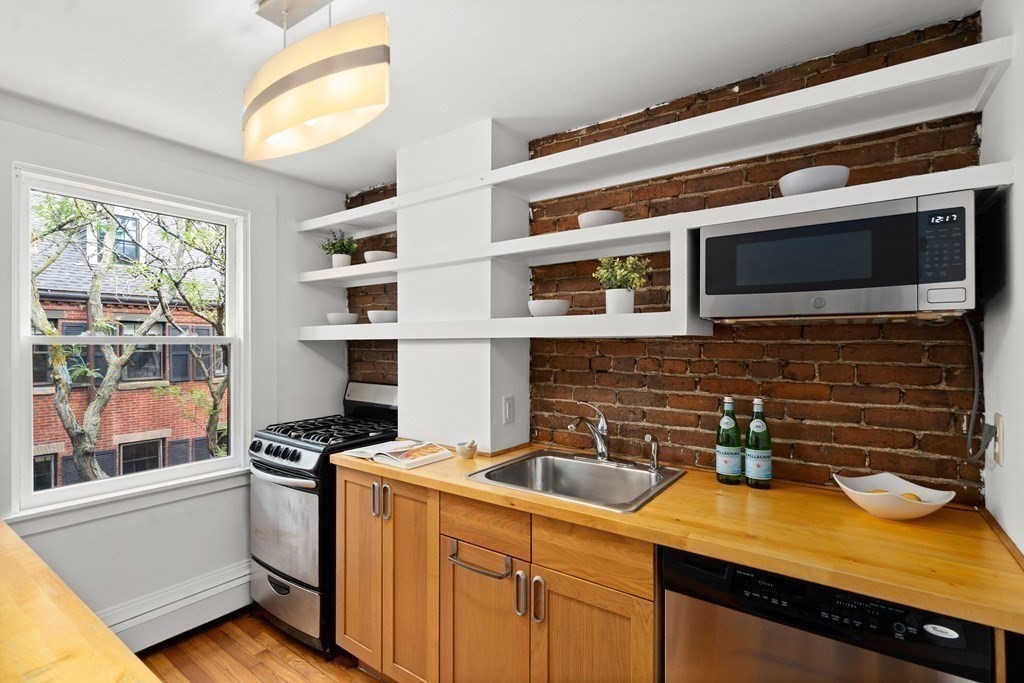 1 bed, 1 bath apartment for rent at 5 Melrose St Unit 3, Back Bay — photo 3 of 20
