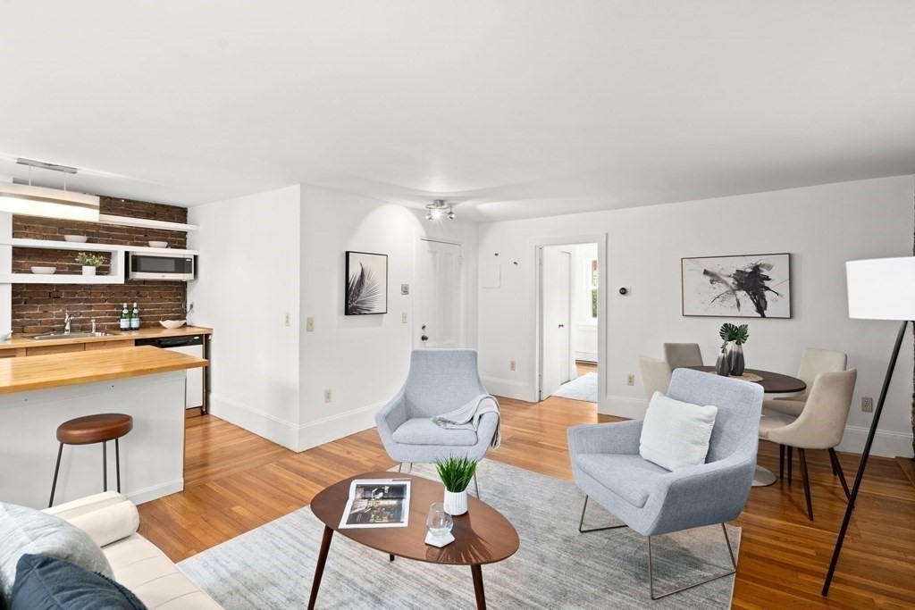 1 bed, 1 bath apartment for rent at 5 Melrose St Unit 3, Back Bay — photo 1 of 20