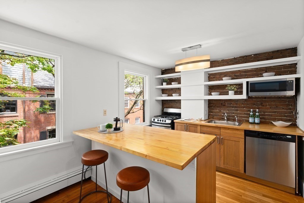 1 bed, 1 bath apartment for rent at 5 Melrose St Unit 3, Back Bay — photo 4 of 20