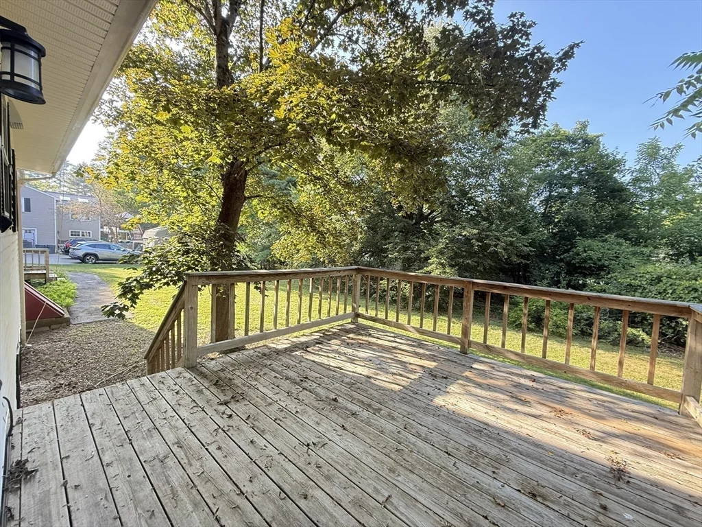 4 bed, 2 bath apartment for rent at 5 Middle St, Lexington — photo 19 of 21