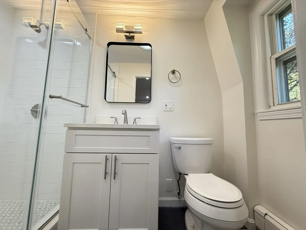 4 bed, 2 bath apartment for rent at 5 Middle St, Lexington — photo 9 of 21