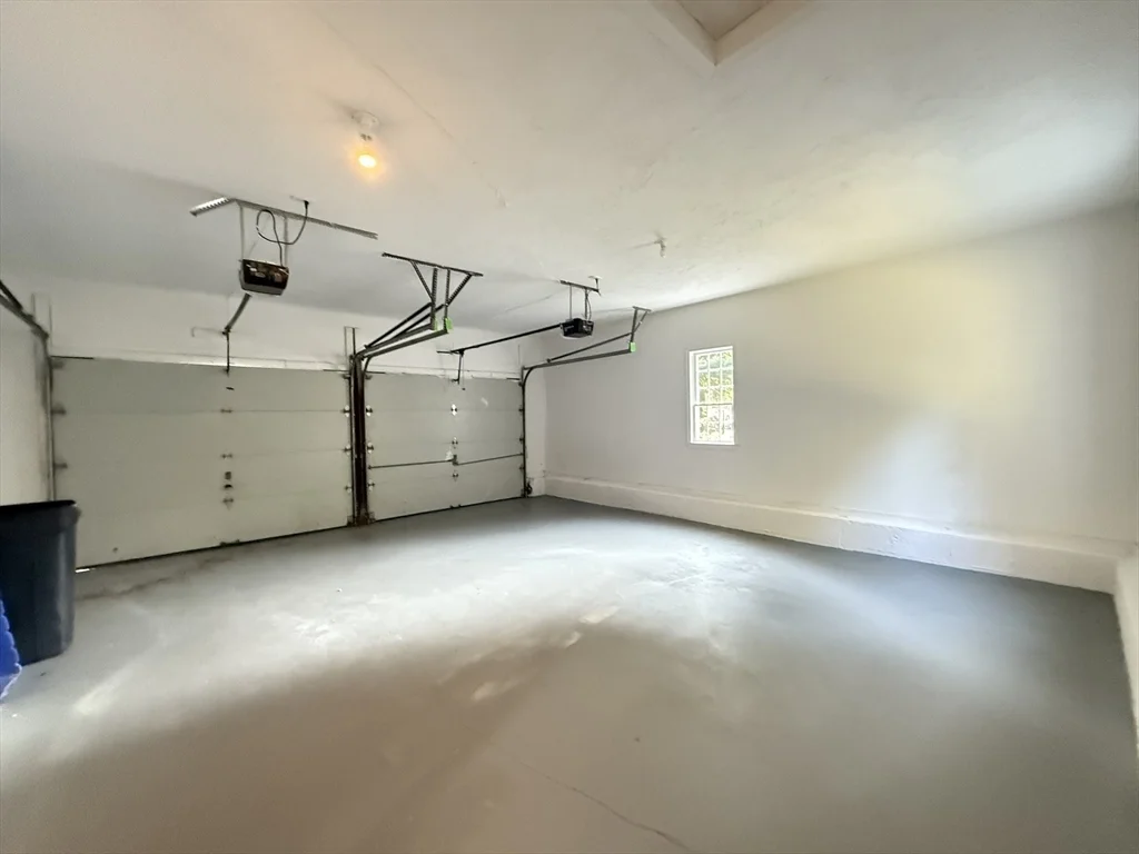 4 bed, 2 bath apartment for rent at 5 Middle St, Lexington — photo 16 of 21